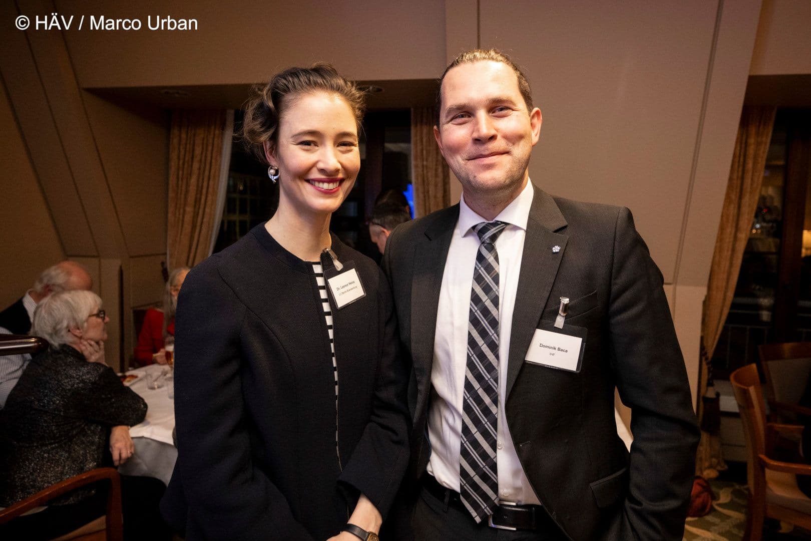 Leonor Heinz (Hausärztinnen- und Hausärzteverband) mit Dominik Baca (IHF)