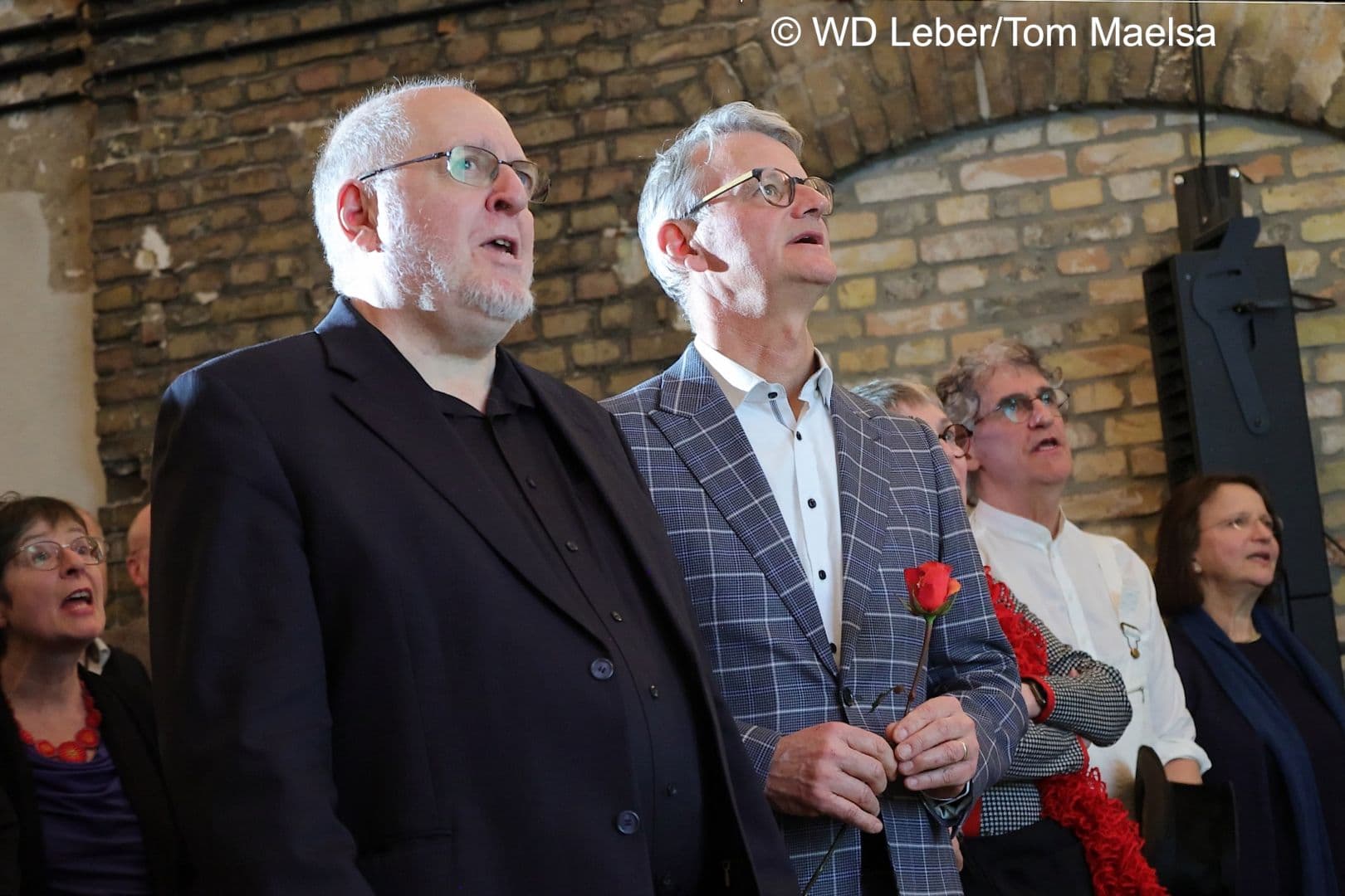 Franz Knieps (BKK Dachverband) (l.) und Gerald Gaß (DKG) singen gemeinsam von der Unzulänglichkeit menschlichen Strebens.