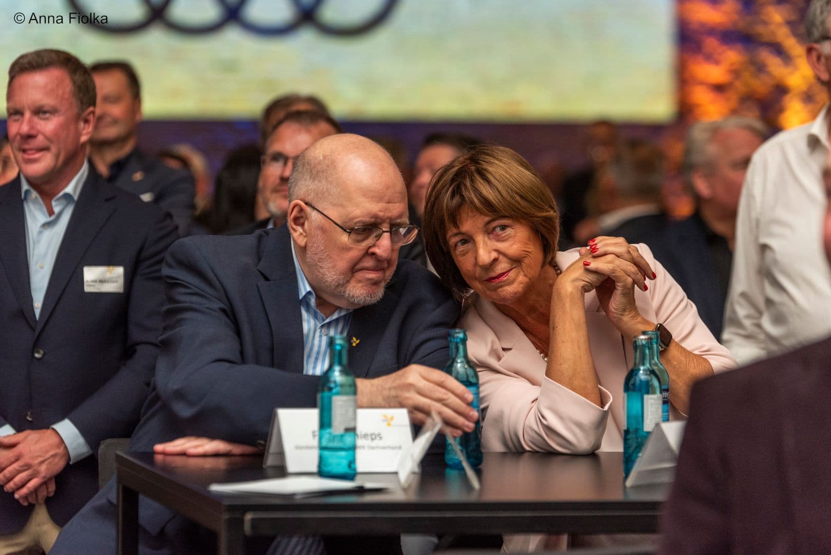 Tuscheln wie in alten Zeiten: Ex-Bundesgesundheitsministerin Ulla Schmidt mit ihrem Ex-Abteilungsleiter.