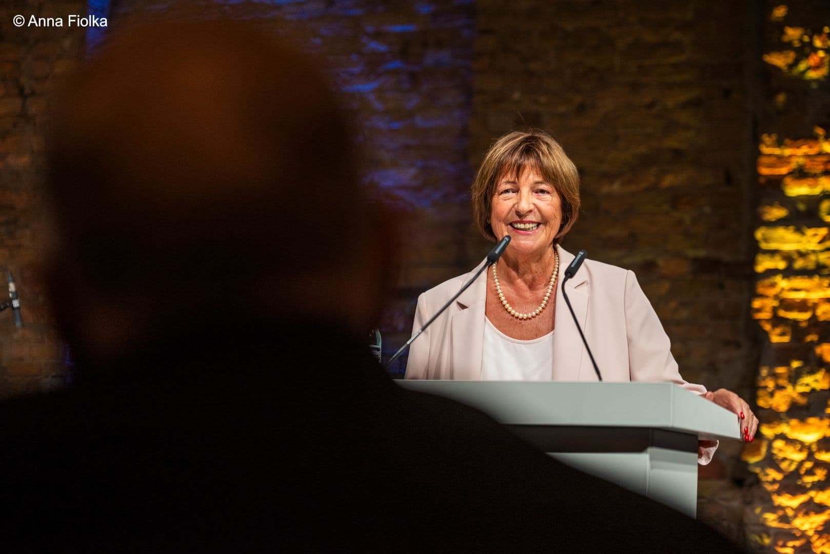 Eine gut gelaunte Ex-Bundesgesundheitsministerin Ulla Schmidt plaudert über alte Geschichten.