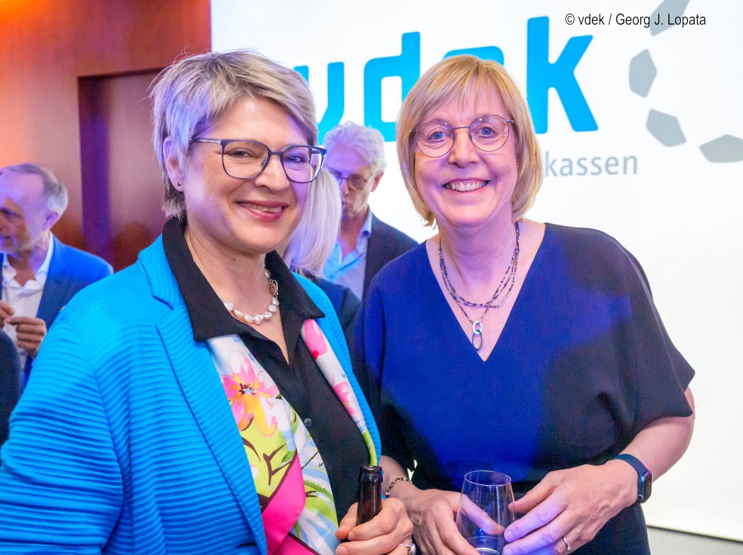 Gundula Roßbach (DRV) (l.) mit Ulrike Elsner (vdek)