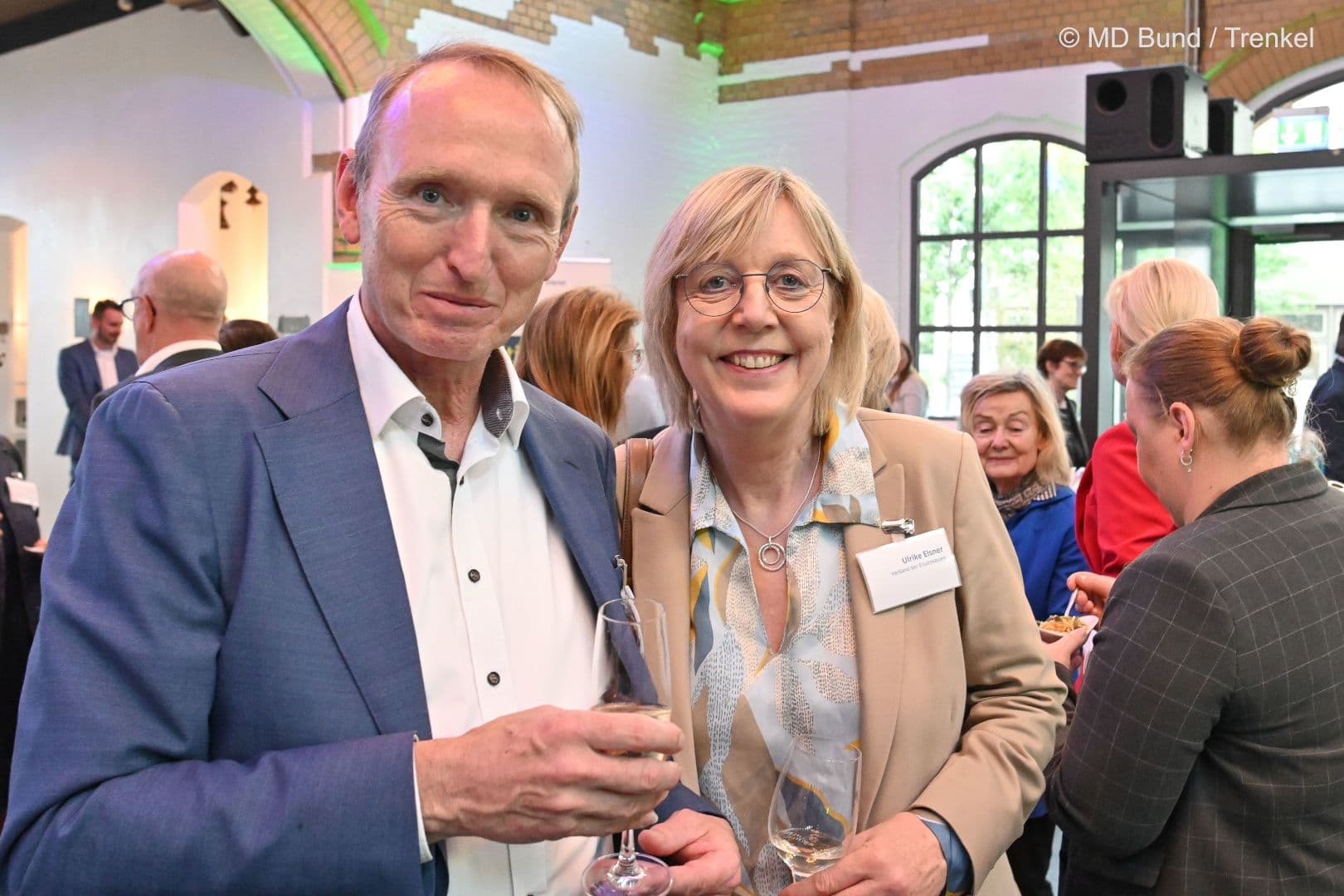 Bitte lächeln: Ulrike Elsner (vdek) und Andreas Hustadt (MD Nordrhein)