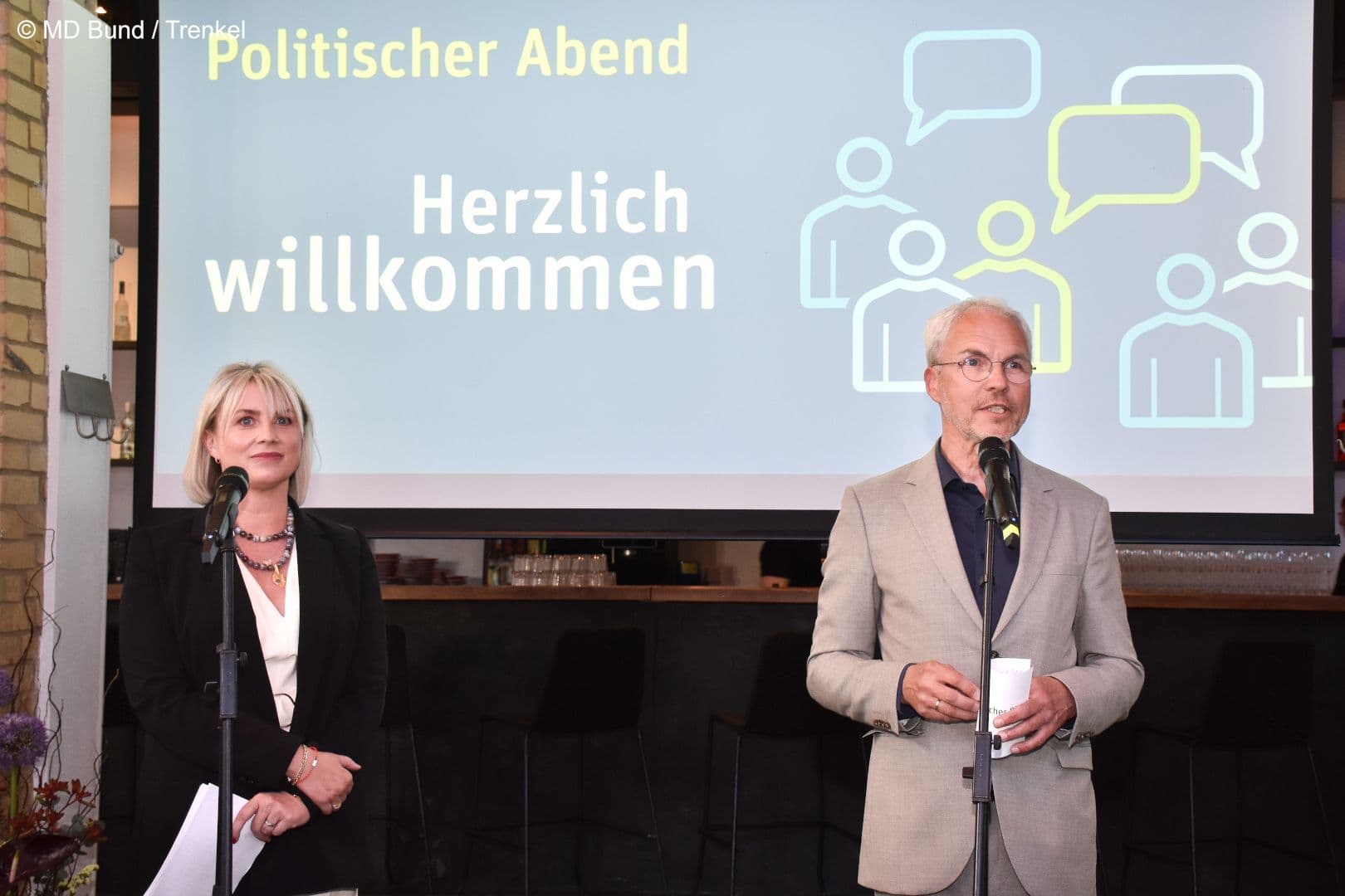 Stefan Gronemeyer und Carola Engler (MD Bund) begrüßen die Gäste.