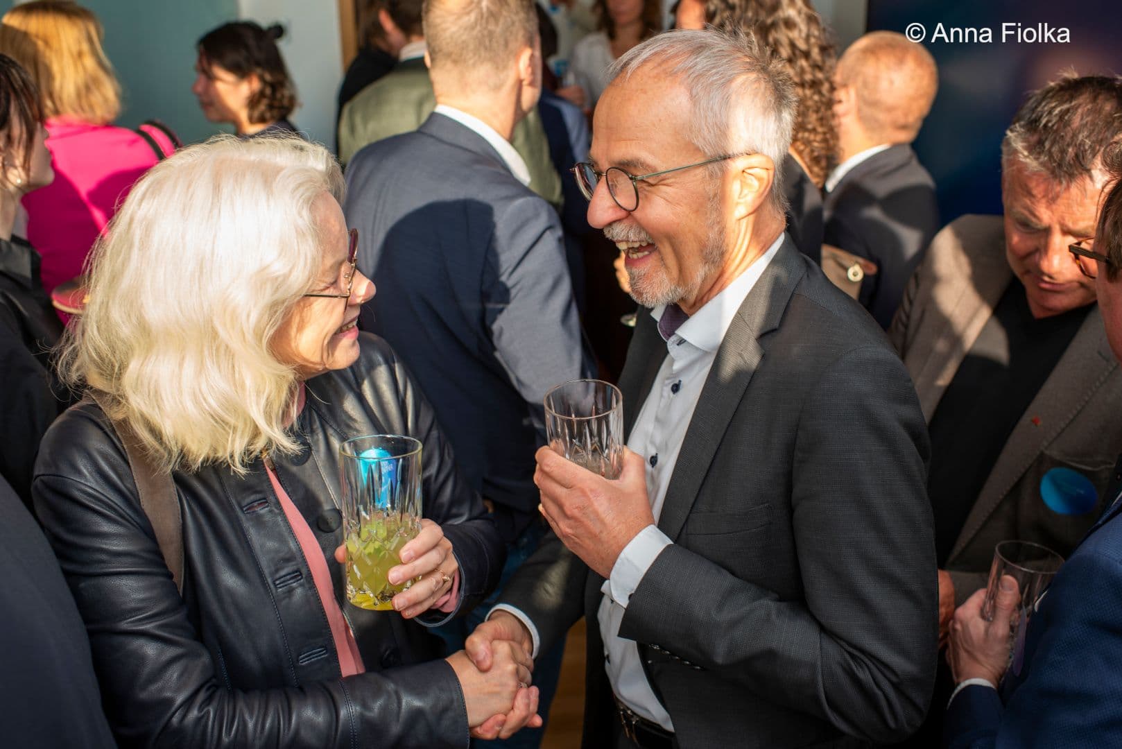 Freuen sich über ein Wiedersehen: Kirsten Kappert-Gonther MdB (Grüne) und Michael Weller (BMG)