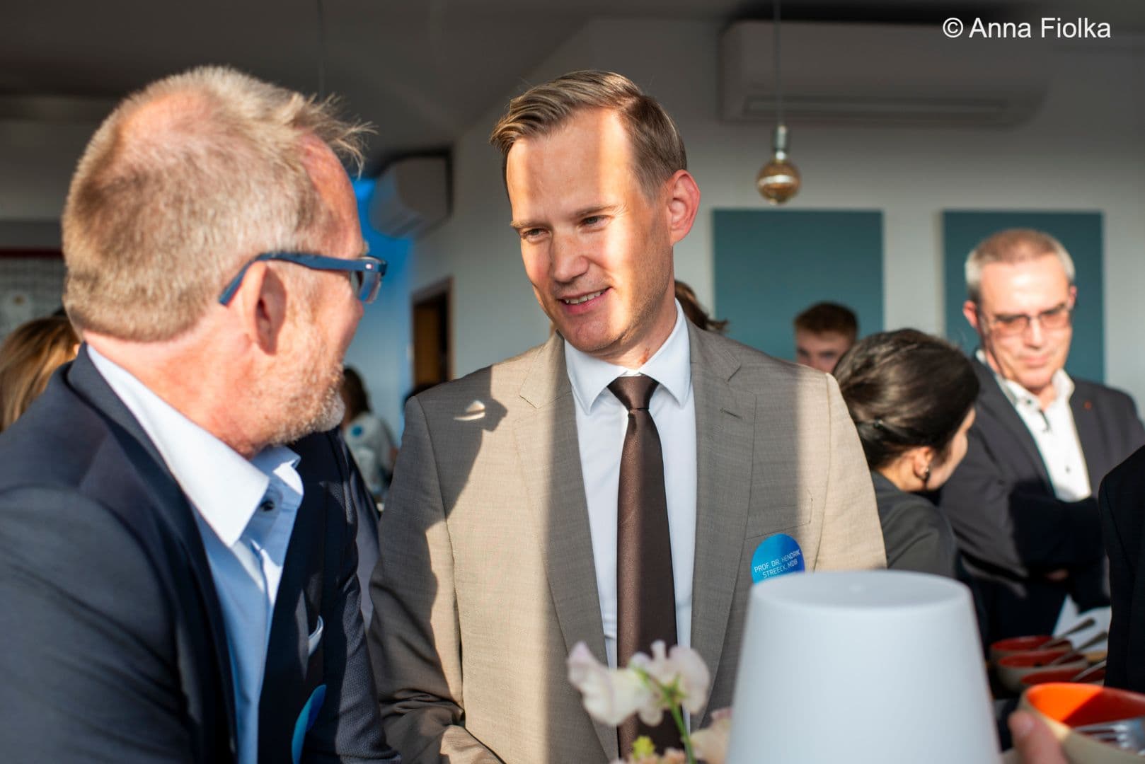 Da lacht nicht nur die Sonne bei Hendrik Streeck MdB (CDU) (r.) und Jens Baas (TK)