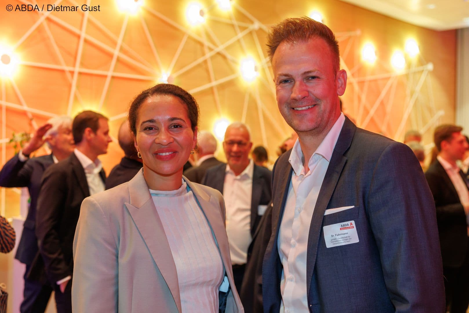 Brenya Adjei mit Florian Fuhrmann (beide gematik)