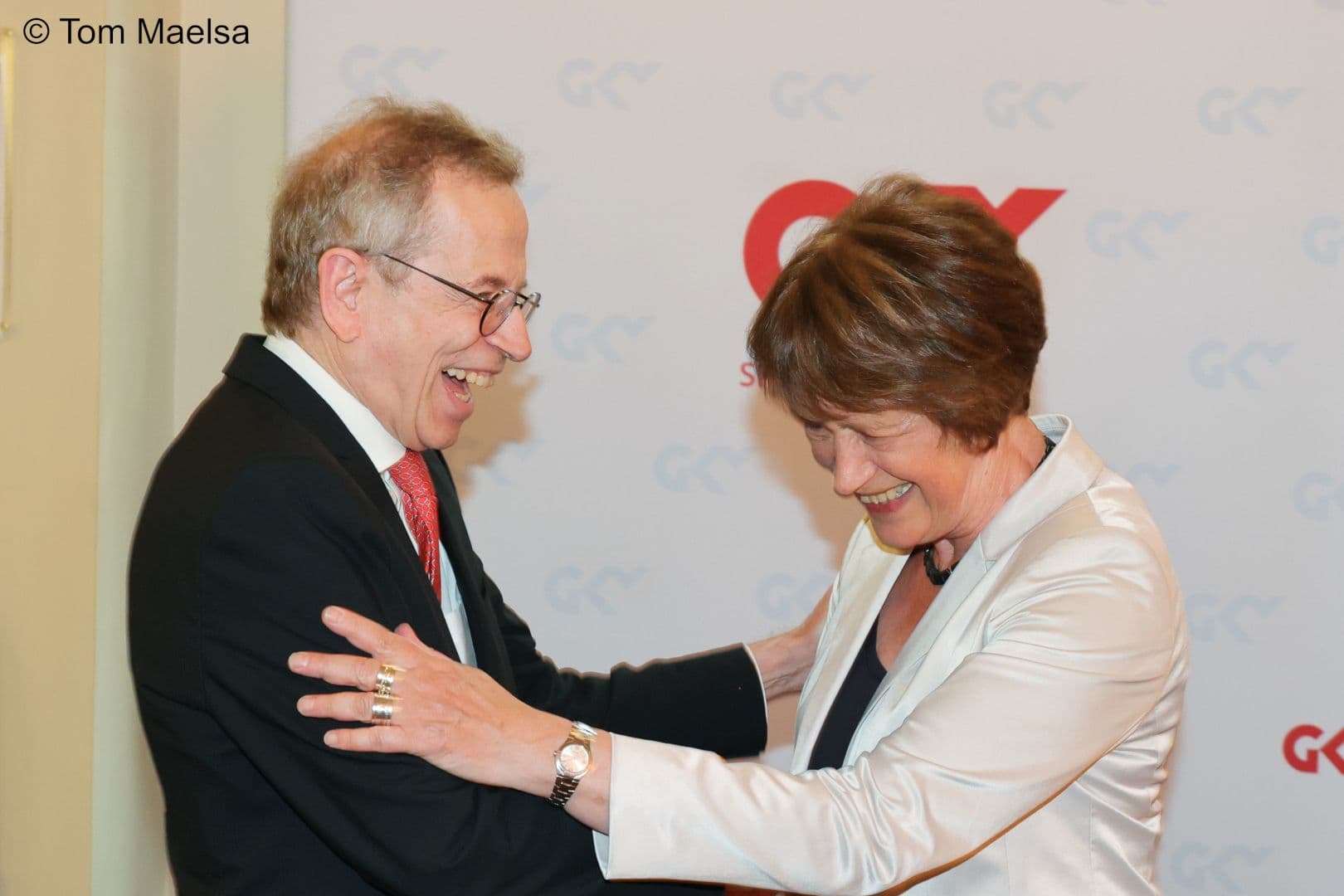 Vielleicht geht es um alte Zeiten: Volker Leienbach (ehemals PKV-Verband) und Doris Pfeiffer