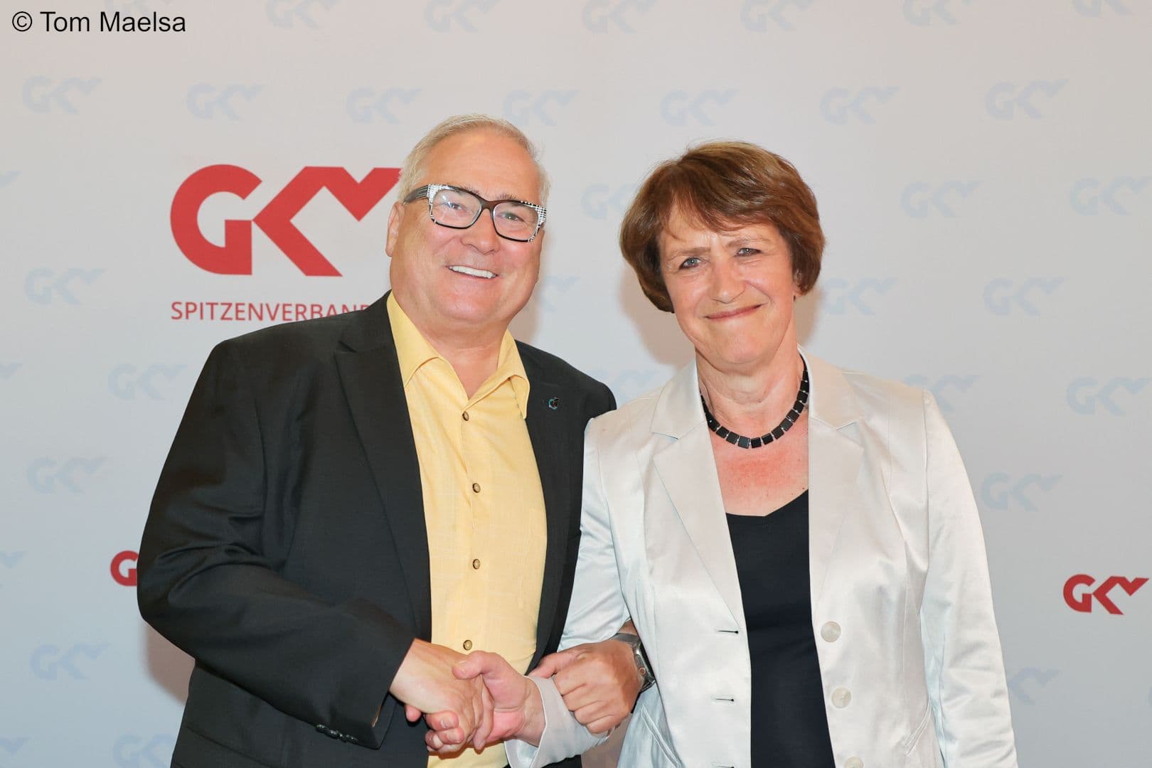 Hans-Jürgen Müller (IKK gesund plus) und Doris Pfeiffer
