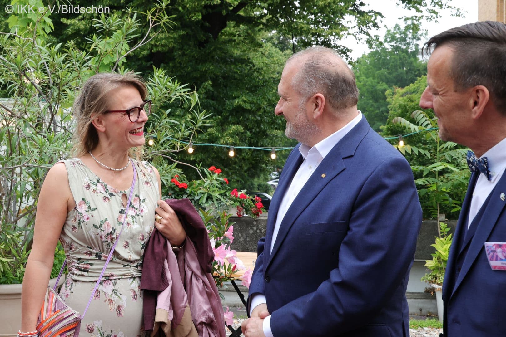 Sandra Goldschmidt (MD Bund) mit Hans Peter Wollseifer und Jürgen Hohnl (beide IKK e.V.) (v.l.n.r.)