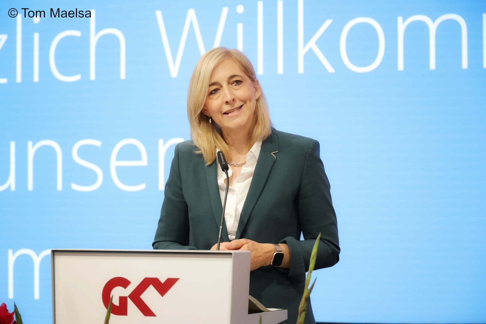 Bundesgesundheitsministerin Nina Warken ist das erste Mal beim Sommerfest des GKV-Spitzenverbandes.