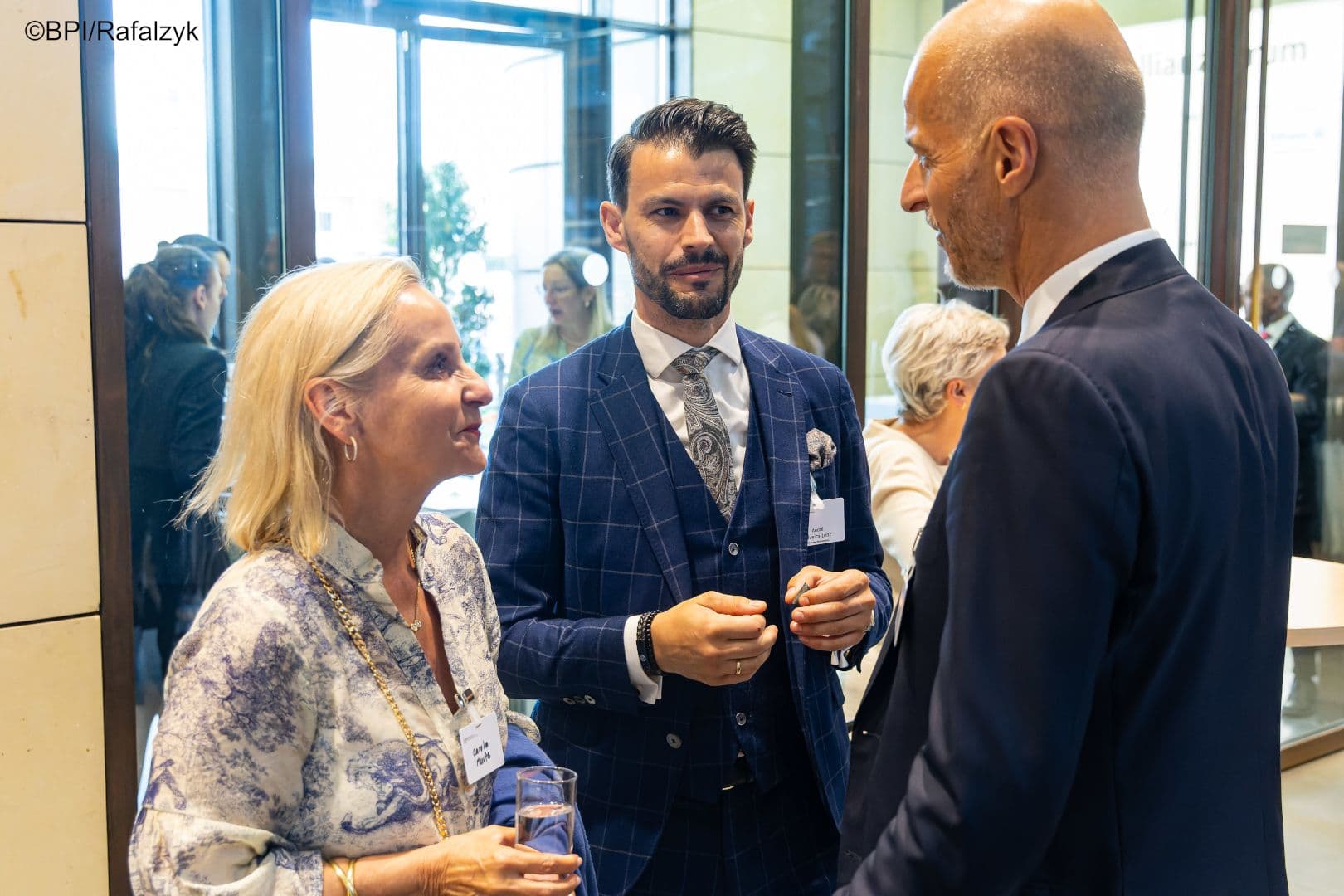 Carola Maute-Stephan, André Olveira-Lenz (beide VCI-Landesverband Baden-Württemberg) und Kai Joachimsen (BPI) (v.l.n.r.)