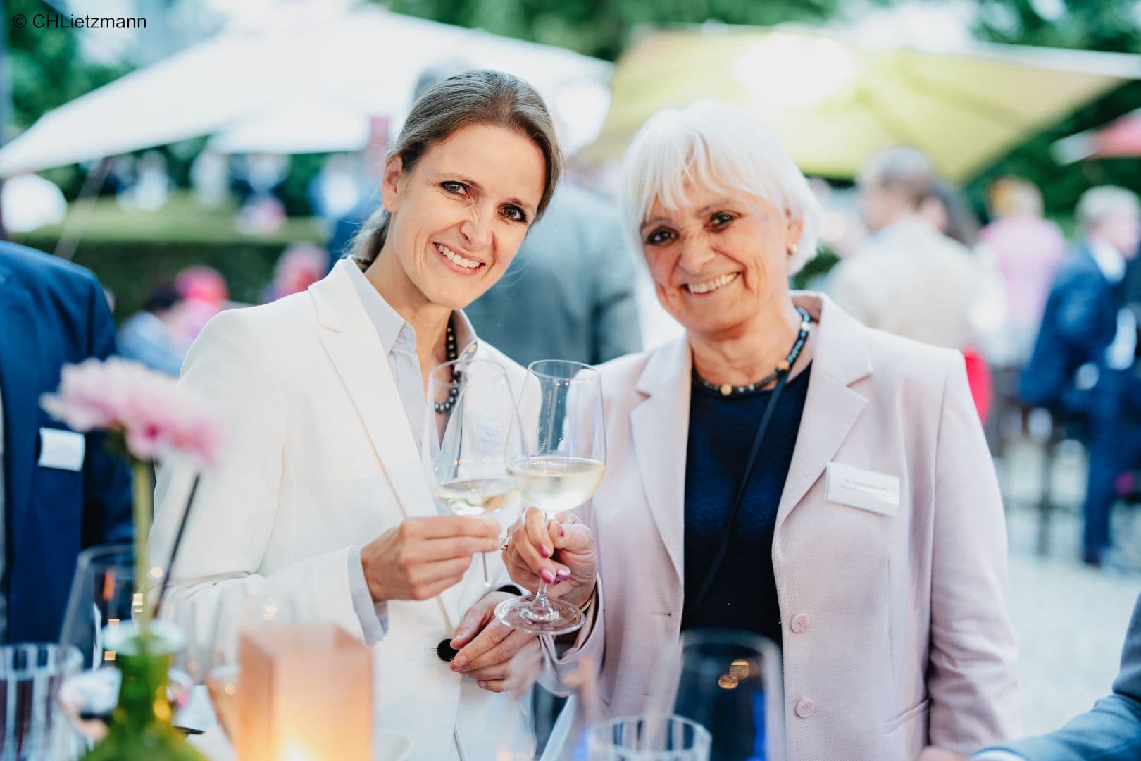 Barbara Puhahn-Schmeiser (l.) und Christiane Groß (beide Deutscher Ärztinnenbund)