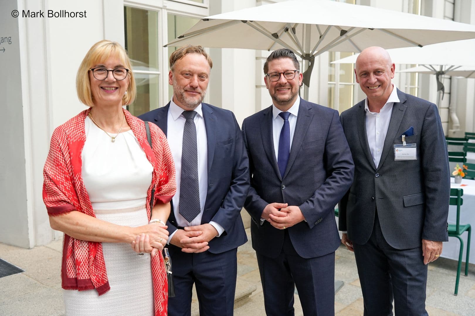 Susanne Johna (Marburger Bund), Marc Sutakovic, Bastian Roet (Vereinigung Cockpit), Armin Ehl (Marburger Bund) (v.l.n.r.)