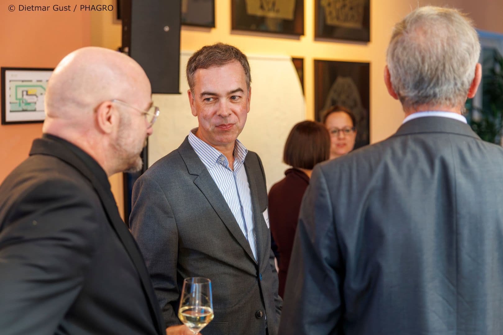 Michael Dammann (PHAGRO) (r.) mit Nils Christen (Tack Design) (l.)