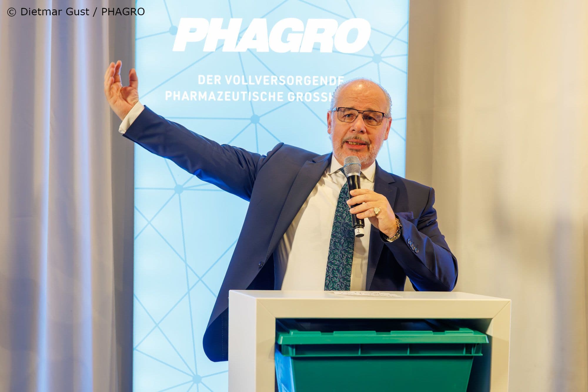 Was verspricht BMG-Staatssekretär Georg Kippels wohl dem Großhandel?