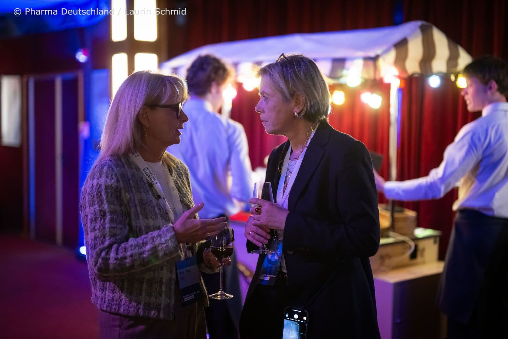 Karin Maag (G-BA) (l.) und Sabine Skwara (GSK)