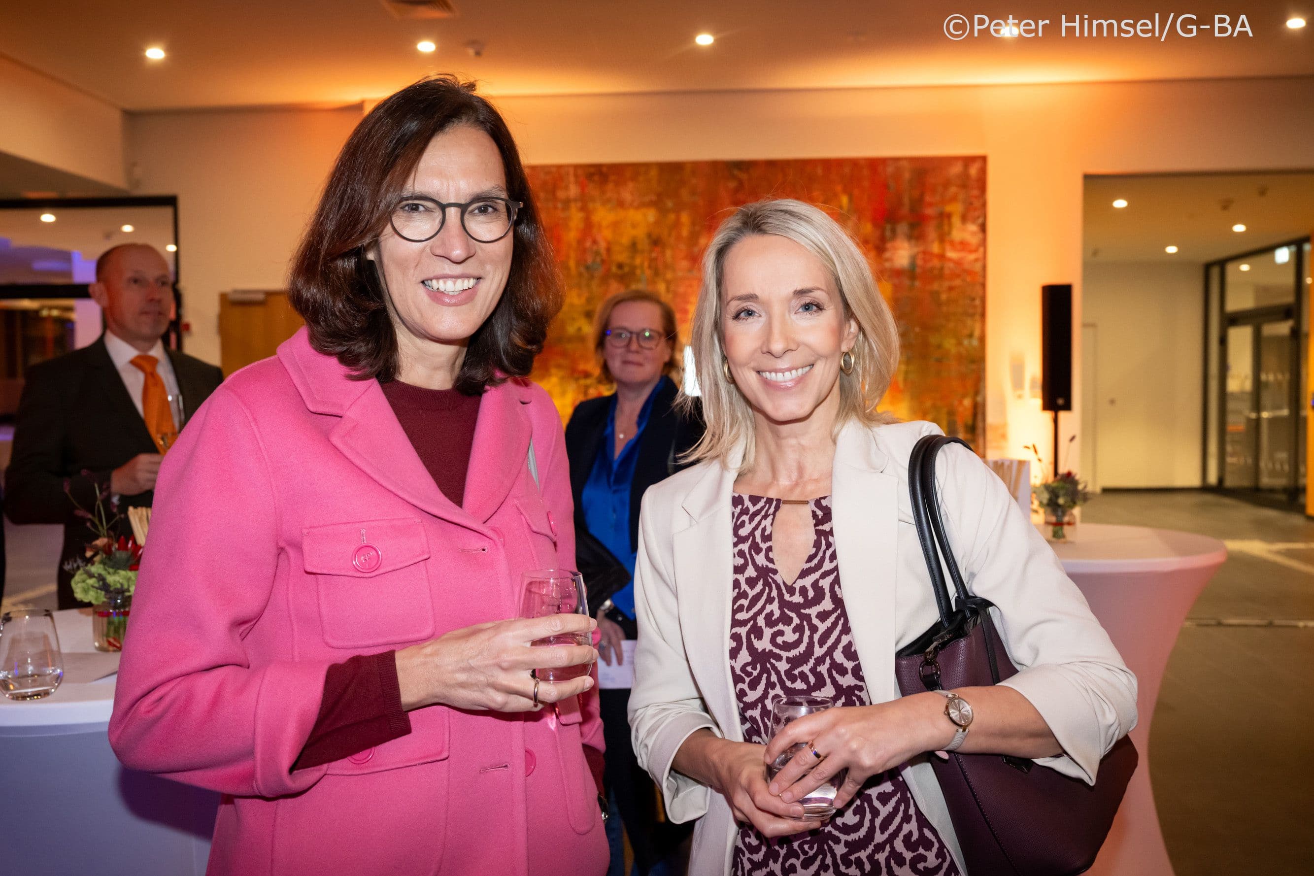 Sibylle Steiner (KBV) (l.) mit Stefanie Stoff-Ahnis (GKV-SV)