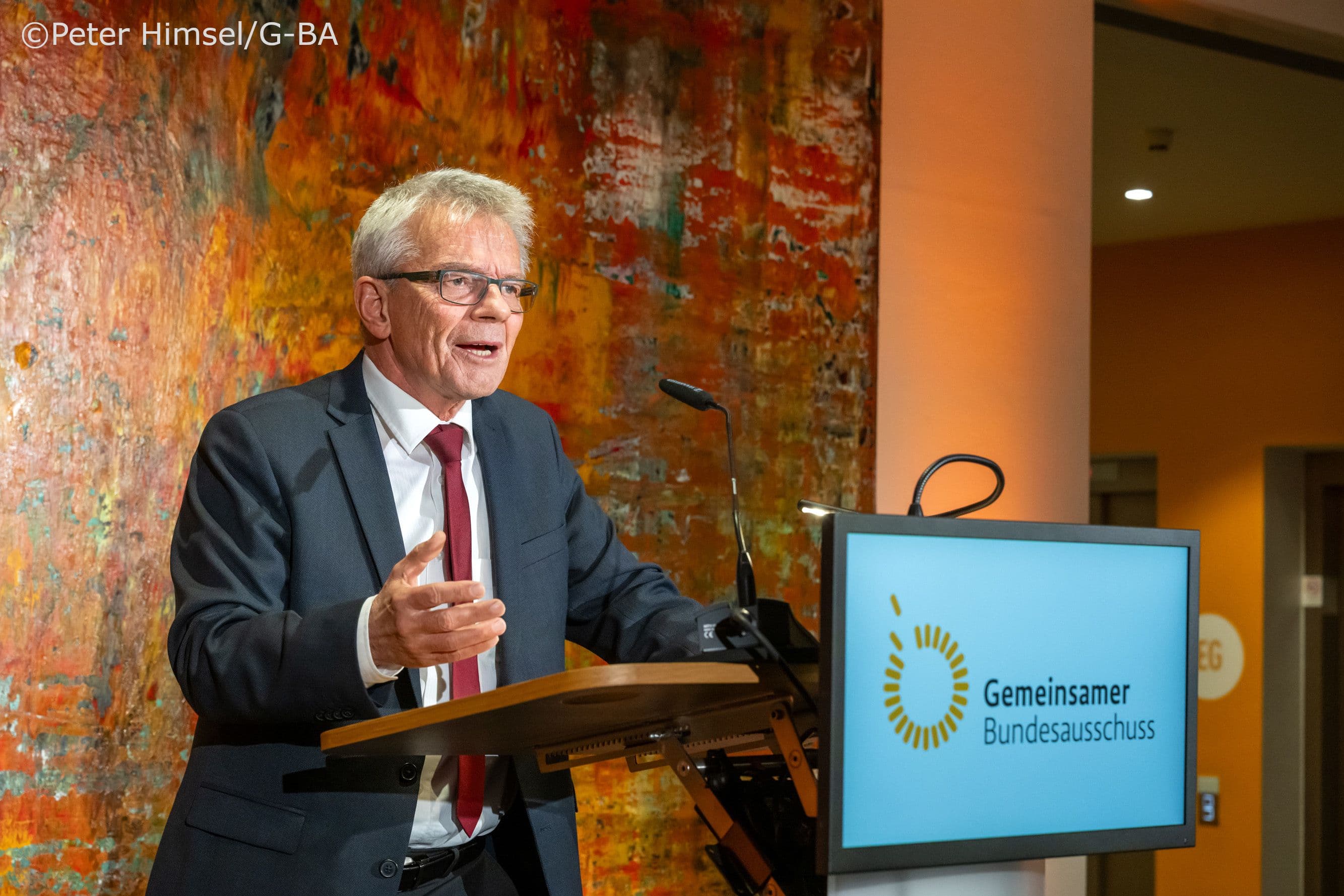 Josef Hecken, unparteiischer G-BA-Vorsitzender, bei seiner Begrüßungsrede