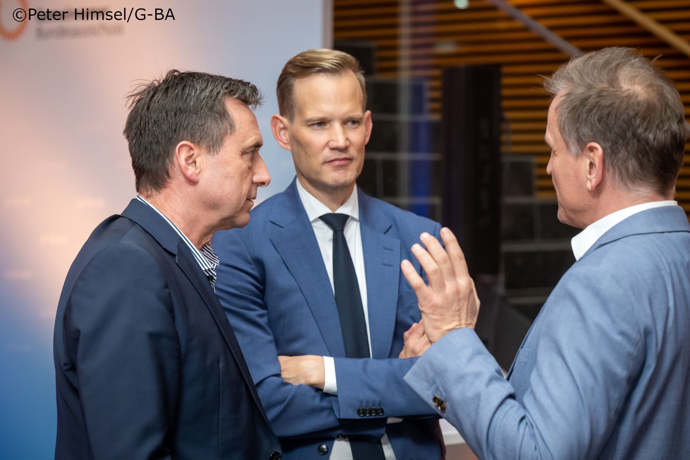 Oliver Blatt (GKV-SV), Bundesdrogenbeauftragter Hendrik Streeck, Bernhard van Treeck (G-BA) (v.l.n.r.)