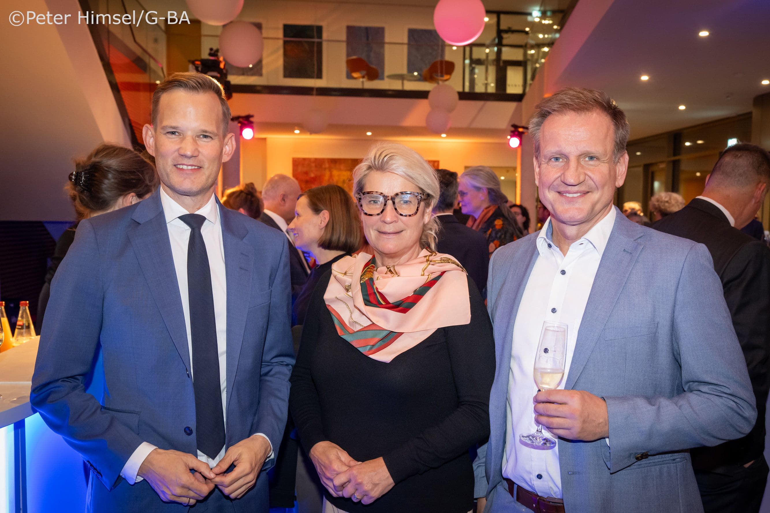 Bundesdrogenbeauftragter Hendrik Streeck, Simone Borchardt MdB (CDU), Bernhard van Treeck (G-BA) (v.l.n.r.)