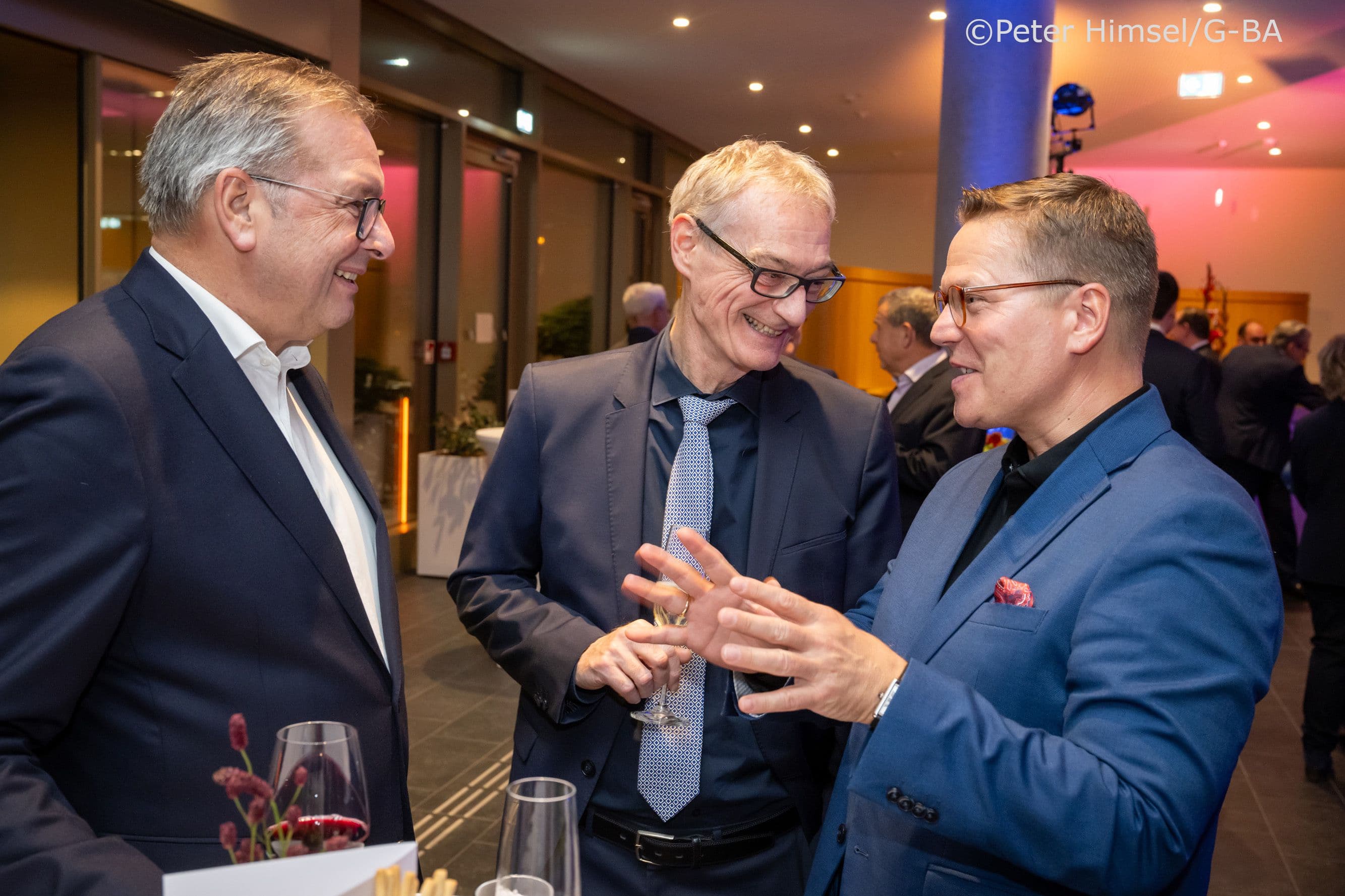 Karl Broich (BfArM) und die BMG-Staatssekretäre Christian Luft sowie Tino Sorge (v.l.n.r.)