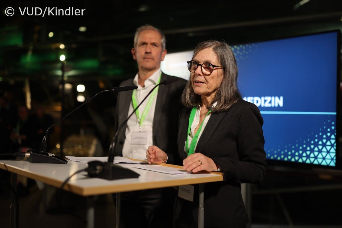 Martina Kadmon (MFT) und Jens Scholz (VUD) bei ihrer Begrüßungsrede