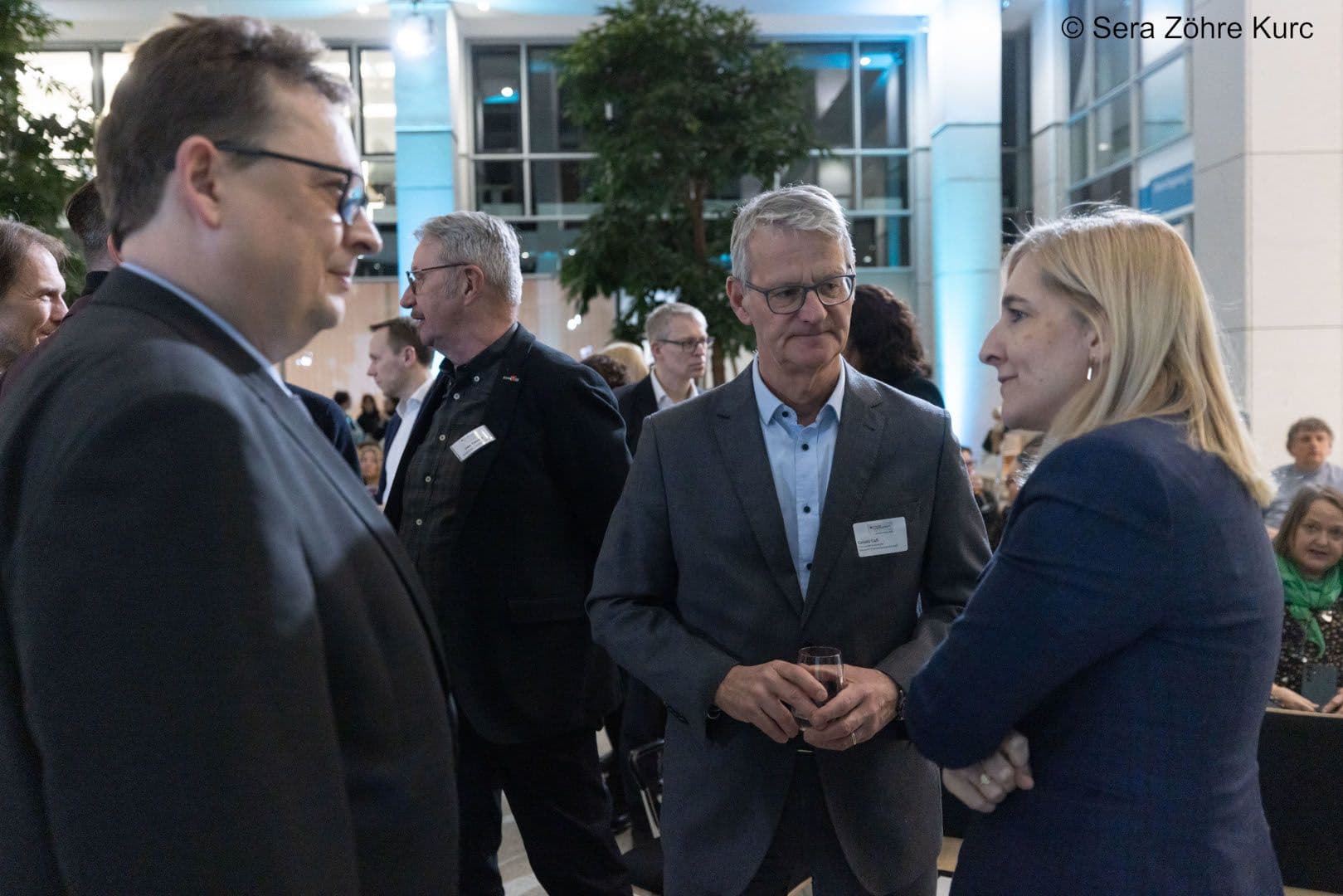 Bundesgesundheitsministerin Nina Warken mit Patientenbeauftragtem Stefan Schwartze (l.) und Gerald Gaß (DKG) (M.)