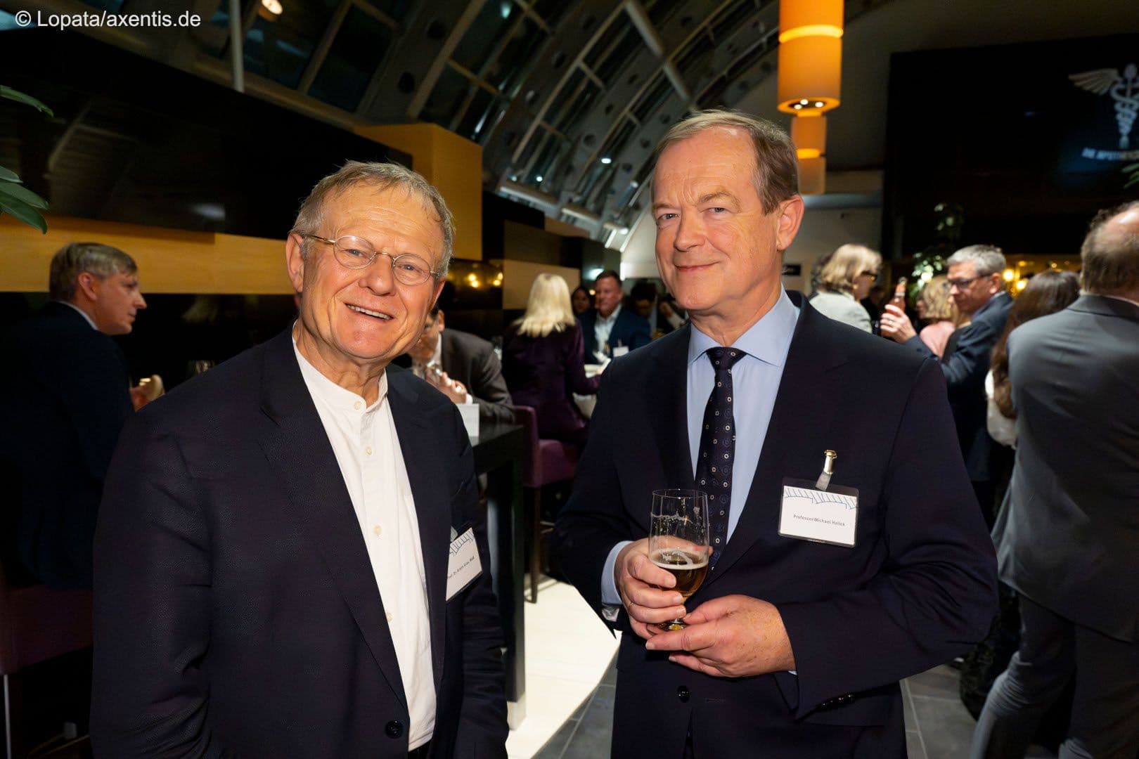 Armin Grau MdB (Grüne) (l.), Michael Hallek (Uniklinik Köln, SVR Gesundheit und Pflege)