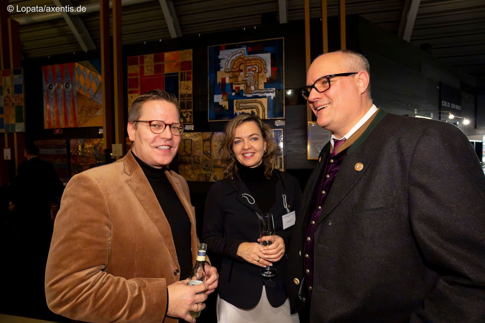 BMG-Staatssekretär Tino Sorge, Sandra Barnert (TK), Tjarko Schröder (Hausärztinnen- und Hausärzteverband) (v.l.n.r.)