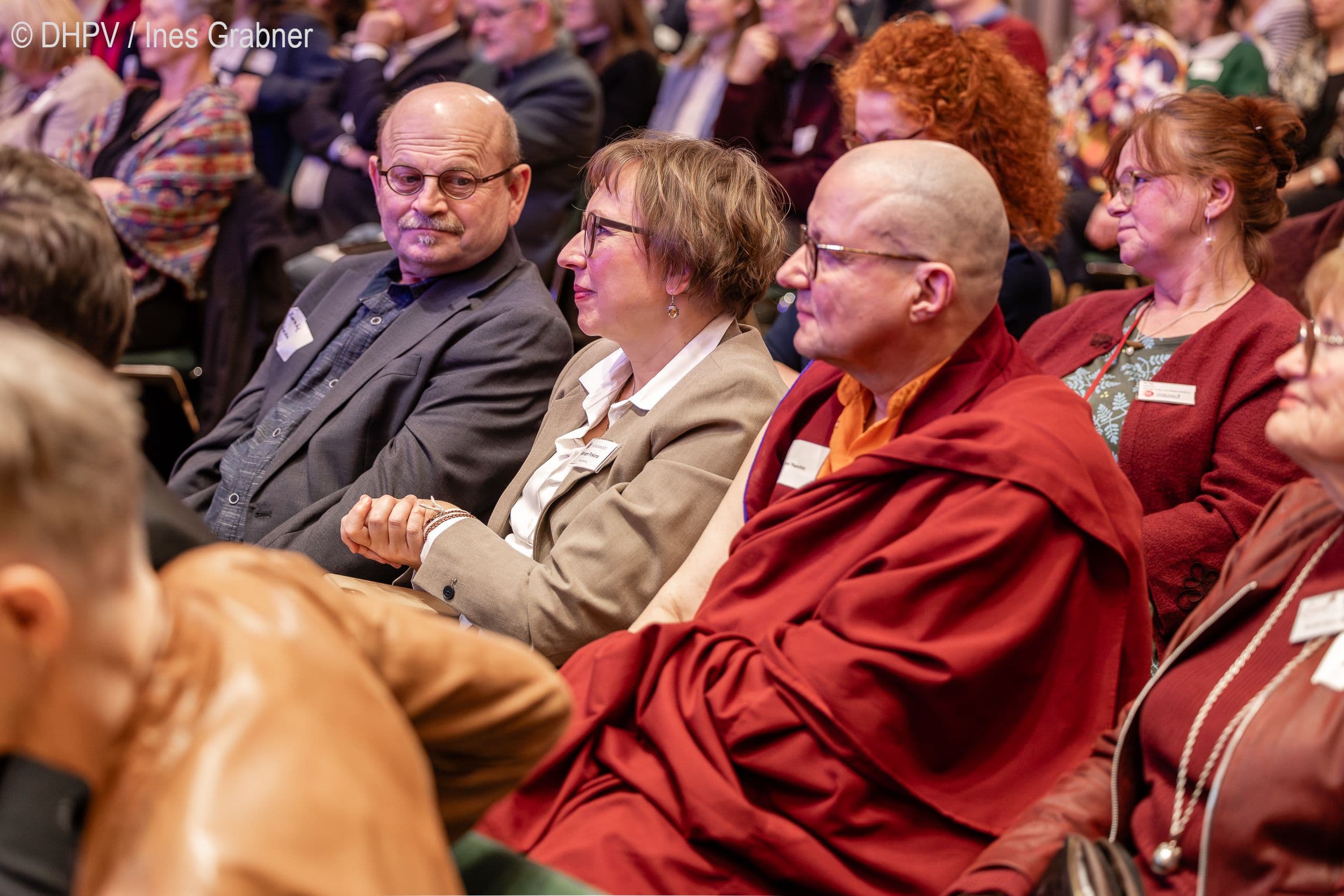 Miriam Pokora (l.) und Tharchin (beide Sukhavati Bad Saarow)