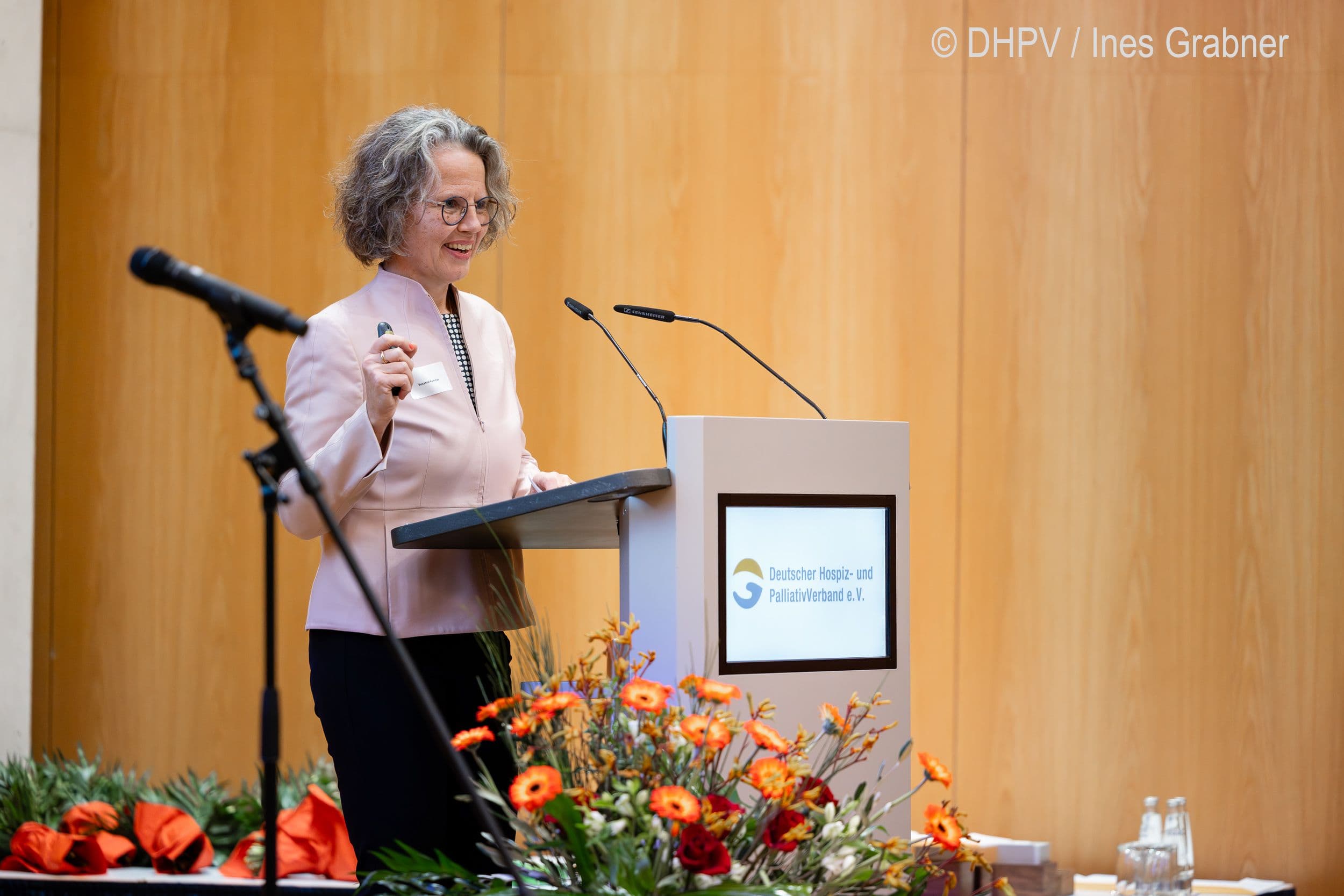 Susanne Kummer (IMABE) bei ihrem Vortrag zu ethischen Perspektiven am Lebensende