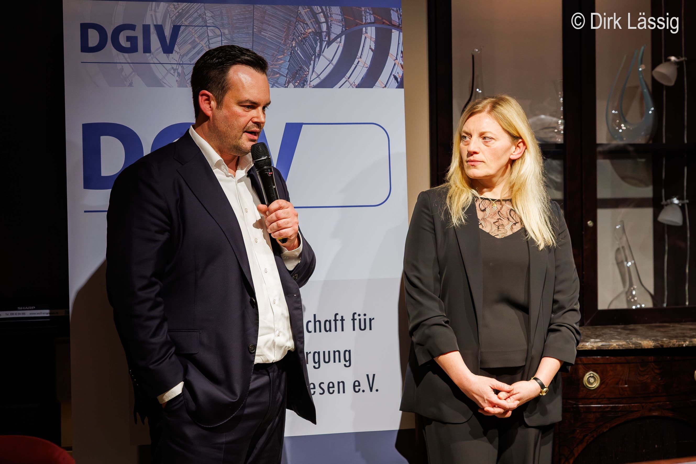 Peter Silberhorn (Sana Klinik München) mit Sandra Zimmerman (WifOR Institute)