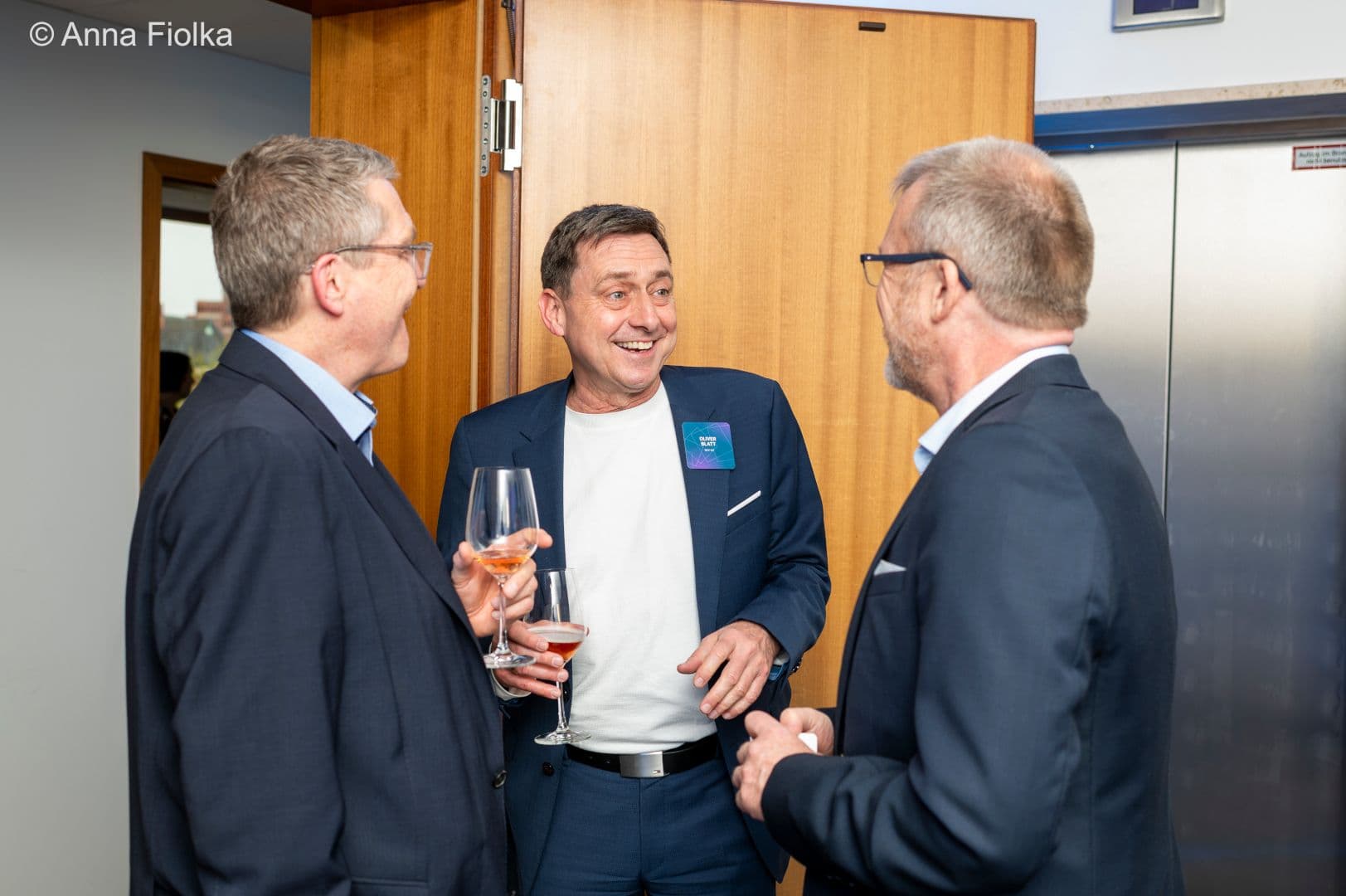 Drei Vorstände mit guter Laune: Thomas Ballast (TK), Oliver Blatt (GKV-SV), Jens Baas (TK) (v.l.n.r.)