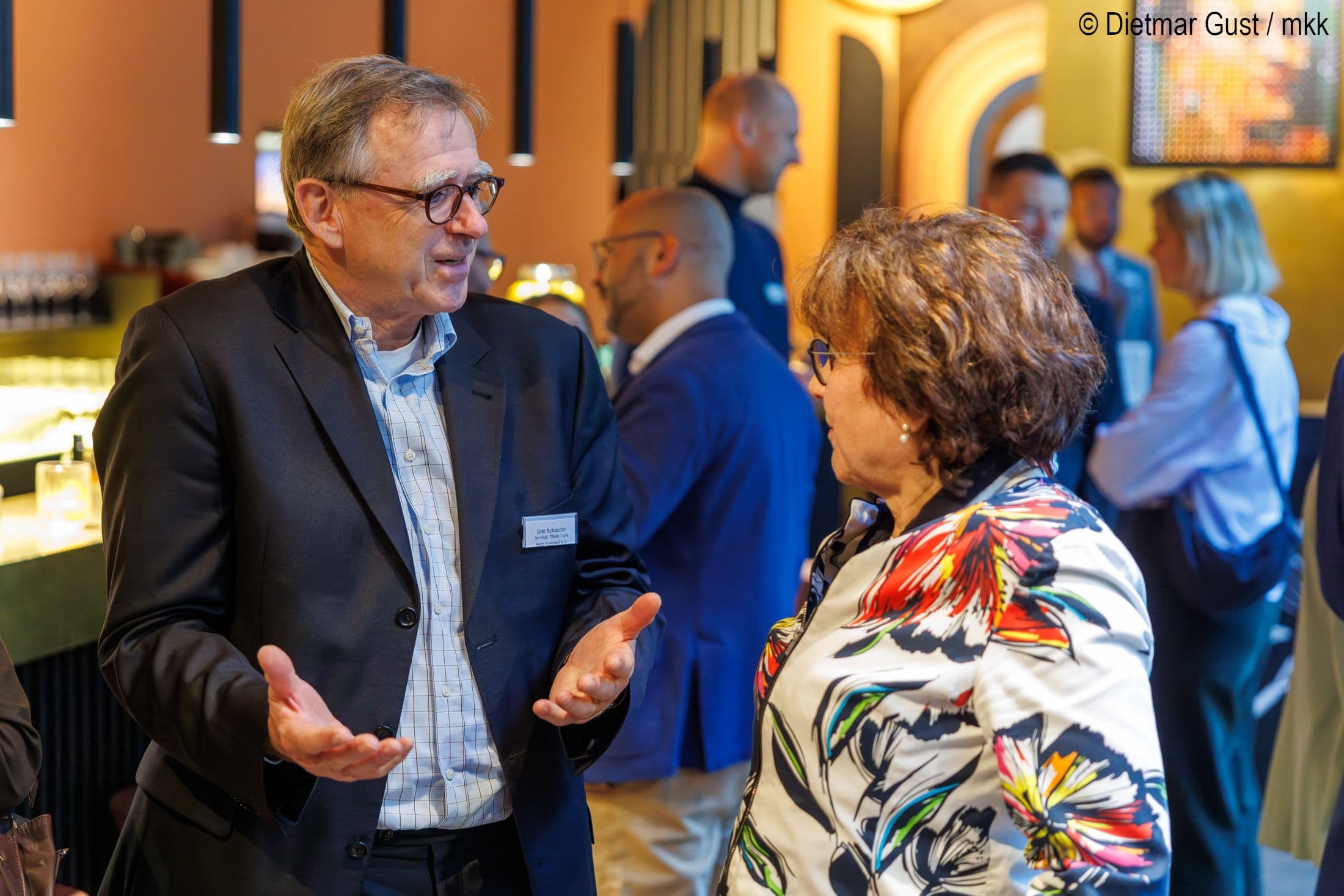Udo Schauder (Im Puls. Think Tank Herz-Kreislauf e.V)  mit Ute Teichert (Ministerialdirektorin a. D.)