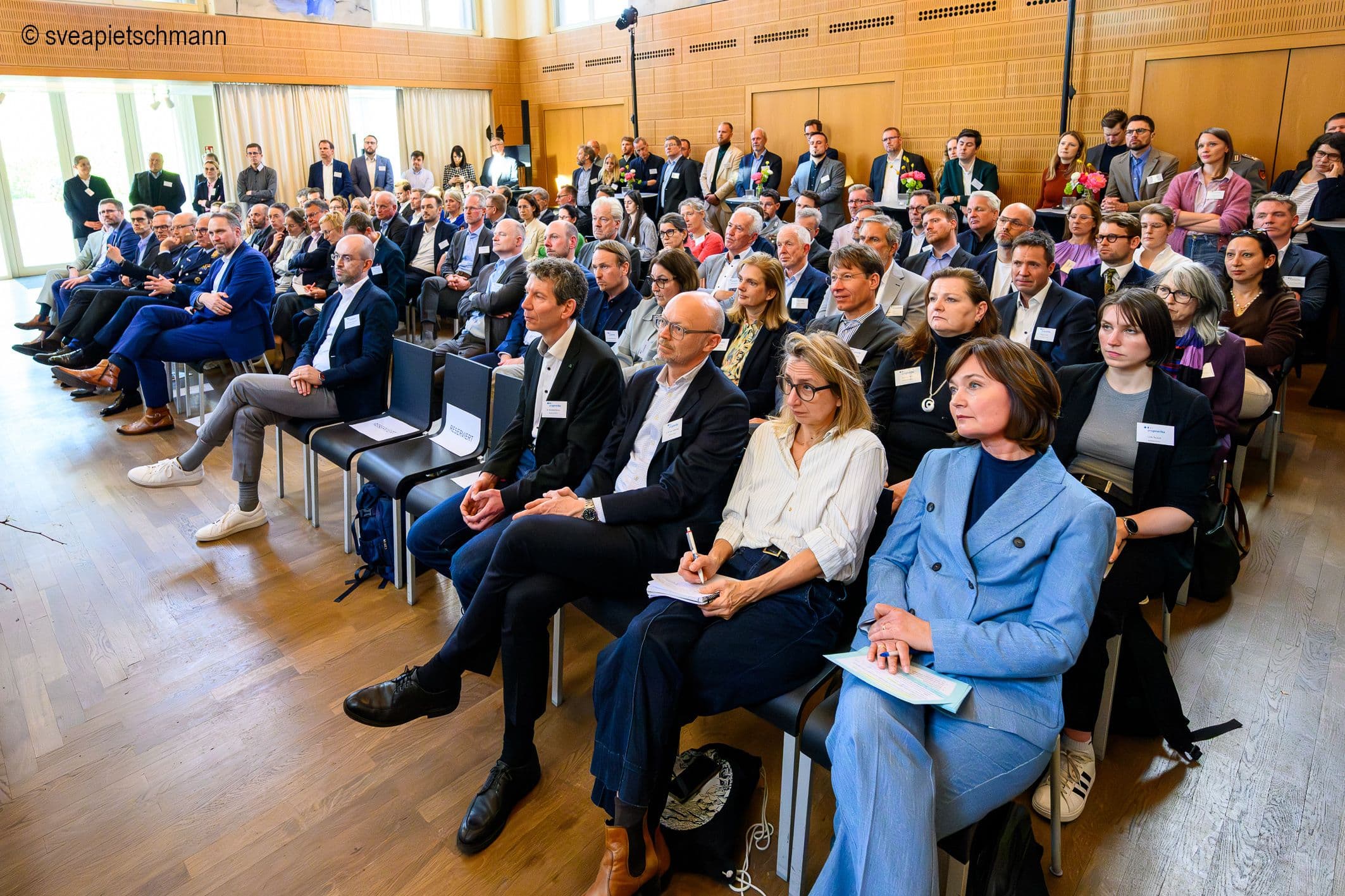 Ein gut gefüllter Saal beim Frühlingsfest von Pro Generika