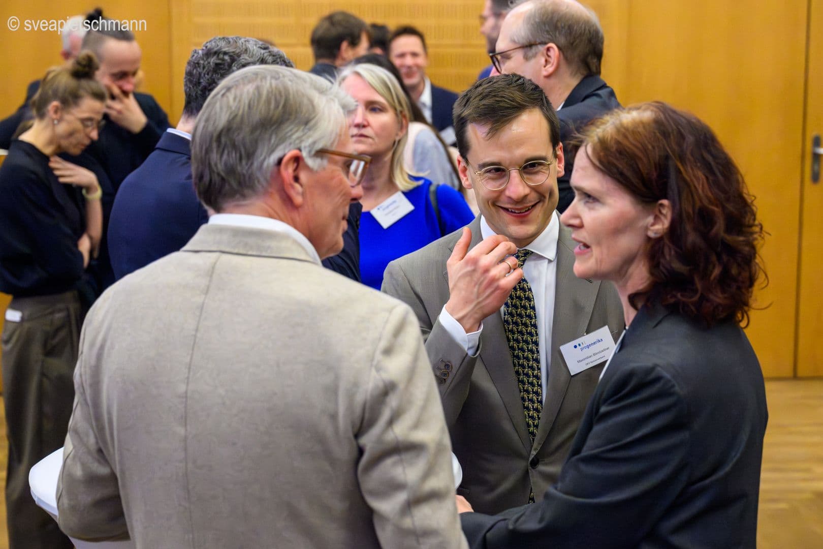 Han Steutel (vfa), Maximilian Blindzellner (GKV-SV), Sabine Jablonka (AOK-BV) (v.l.n.r.)