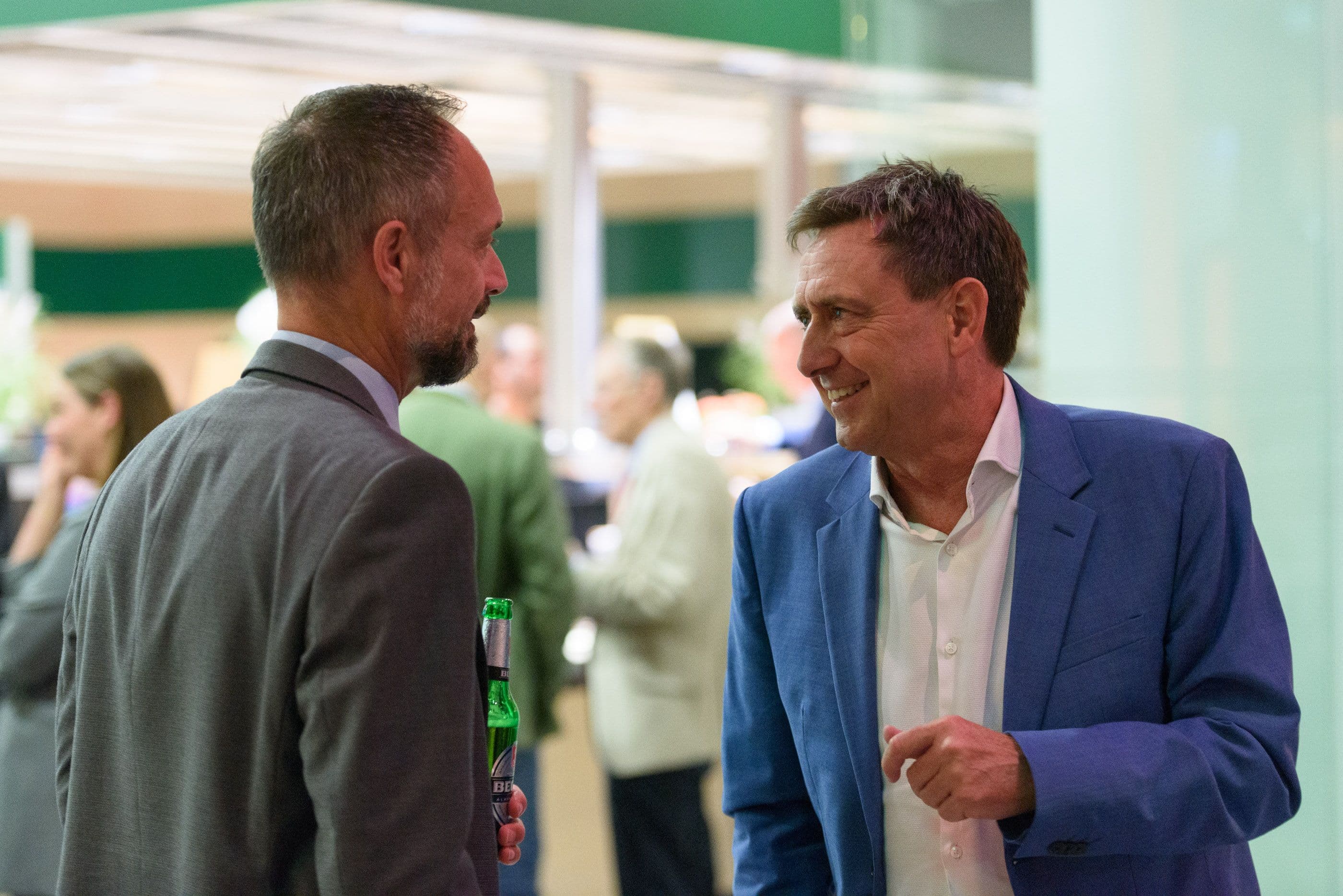 Tom Ackermann (AOK NordWest) (l.) mit Oliver Blatt (GKV-SV)