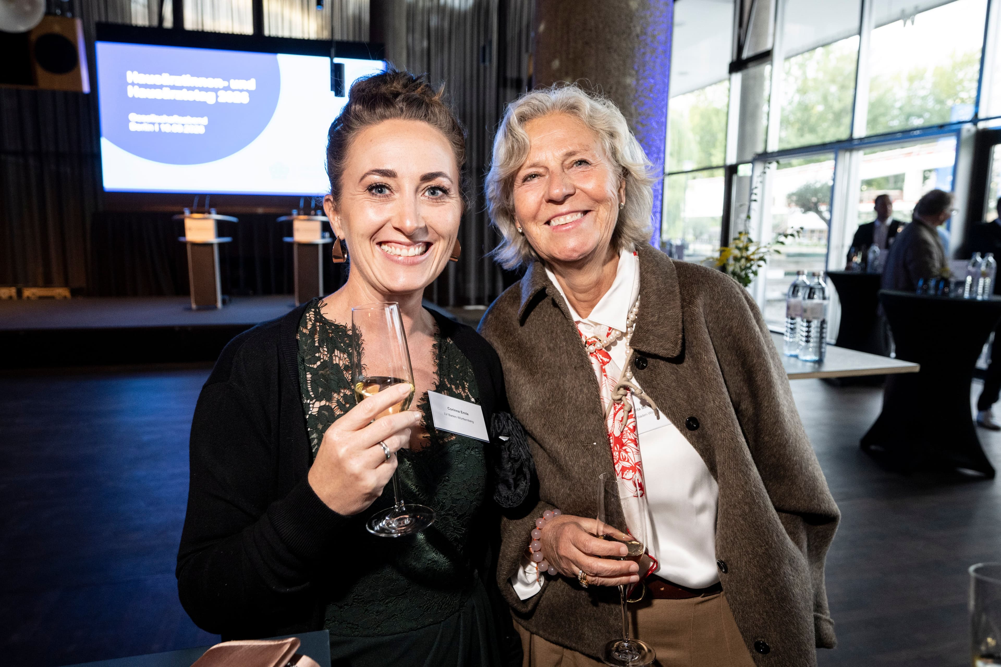 Corinna Ernle (l.) und Ruth Bangert-Semb (beide Hausärztinnen- und Hausärzteverband Baden-Württemberg)