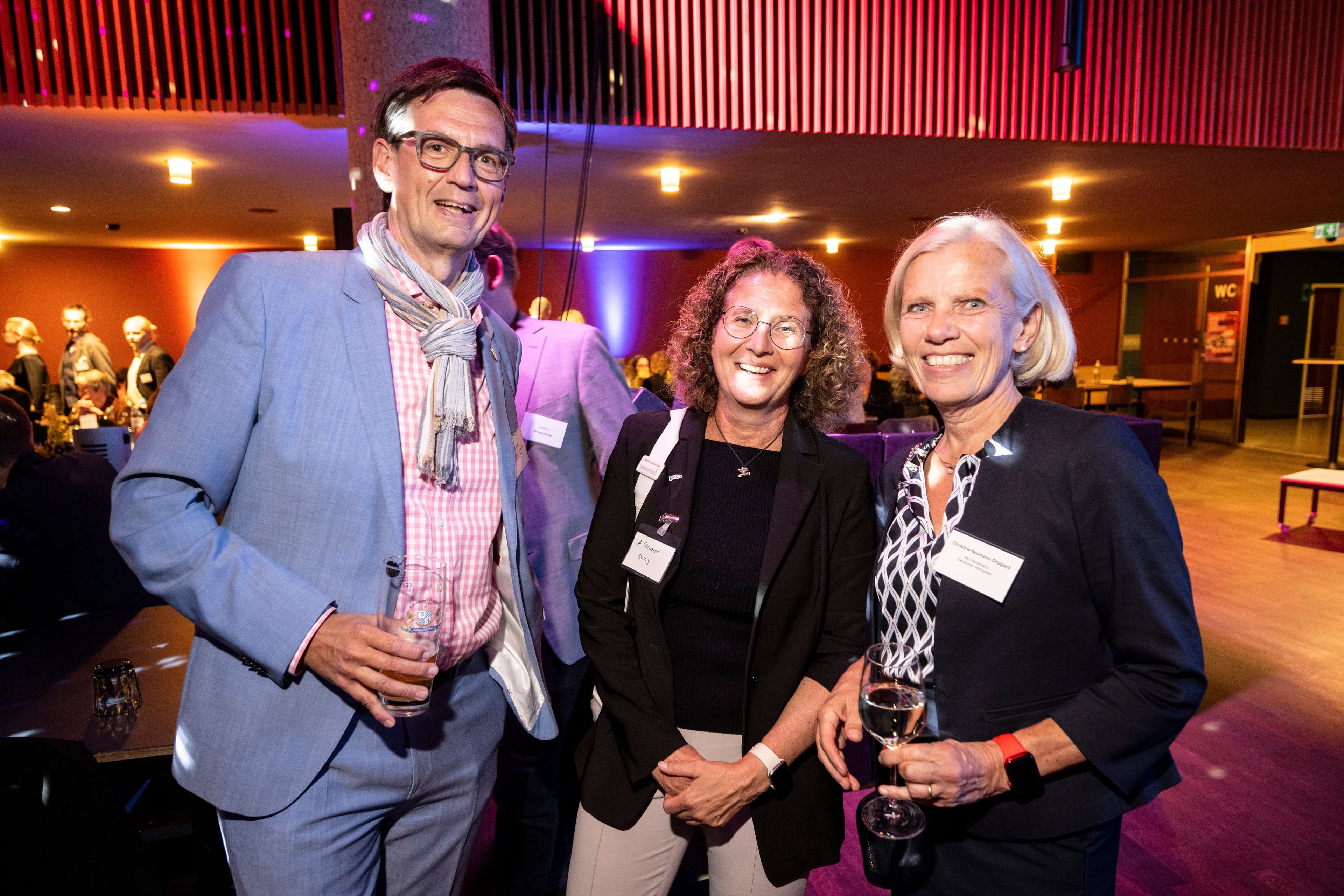 Tilo Radau, Anke Steuerer (beide bvkj), Christine Neumann-Grutzeck (BDI) (v.l.n.r.)