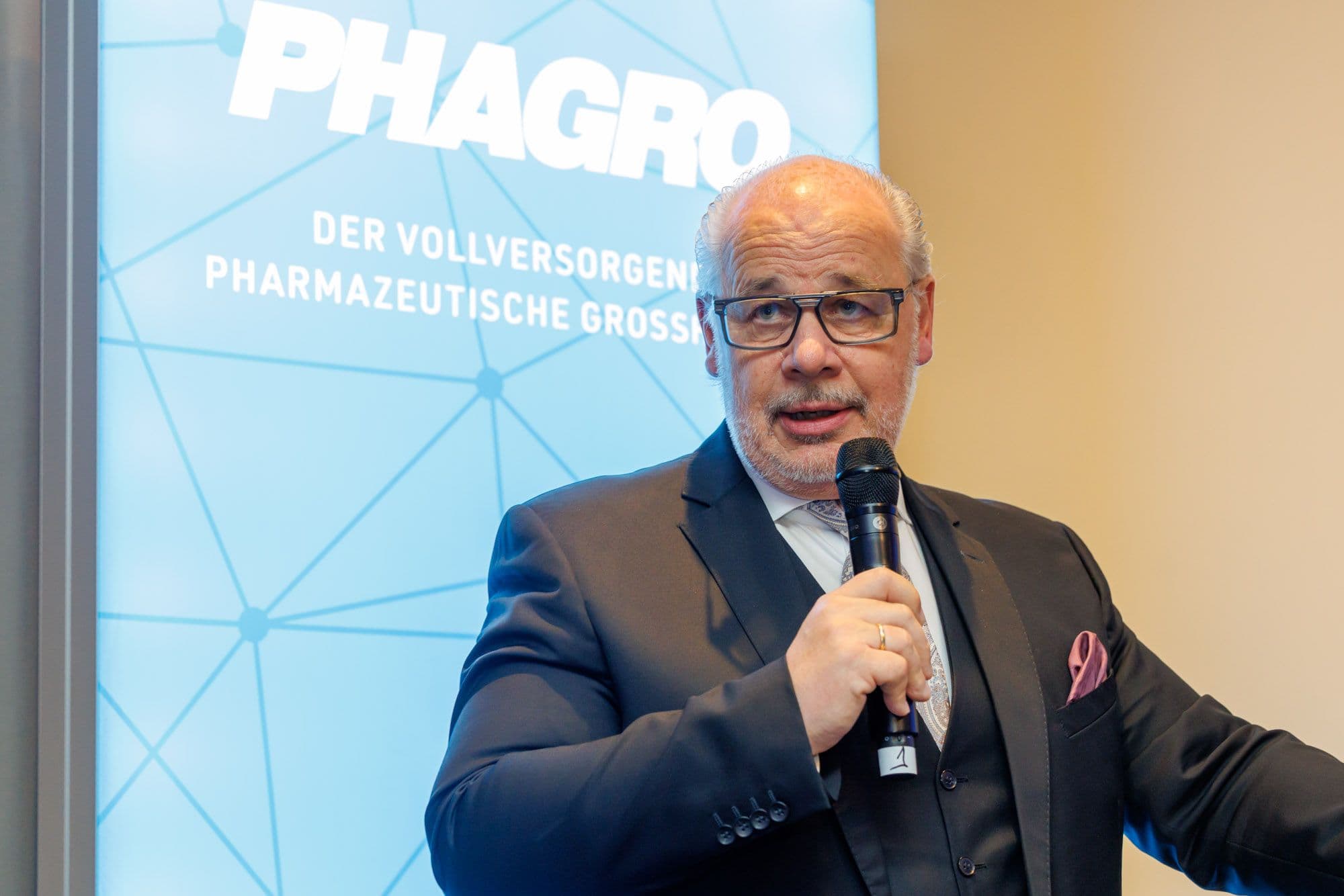 BMG-Staatssekretär Georg Kippels weiß um das Sorgenkind Versandhandel. 