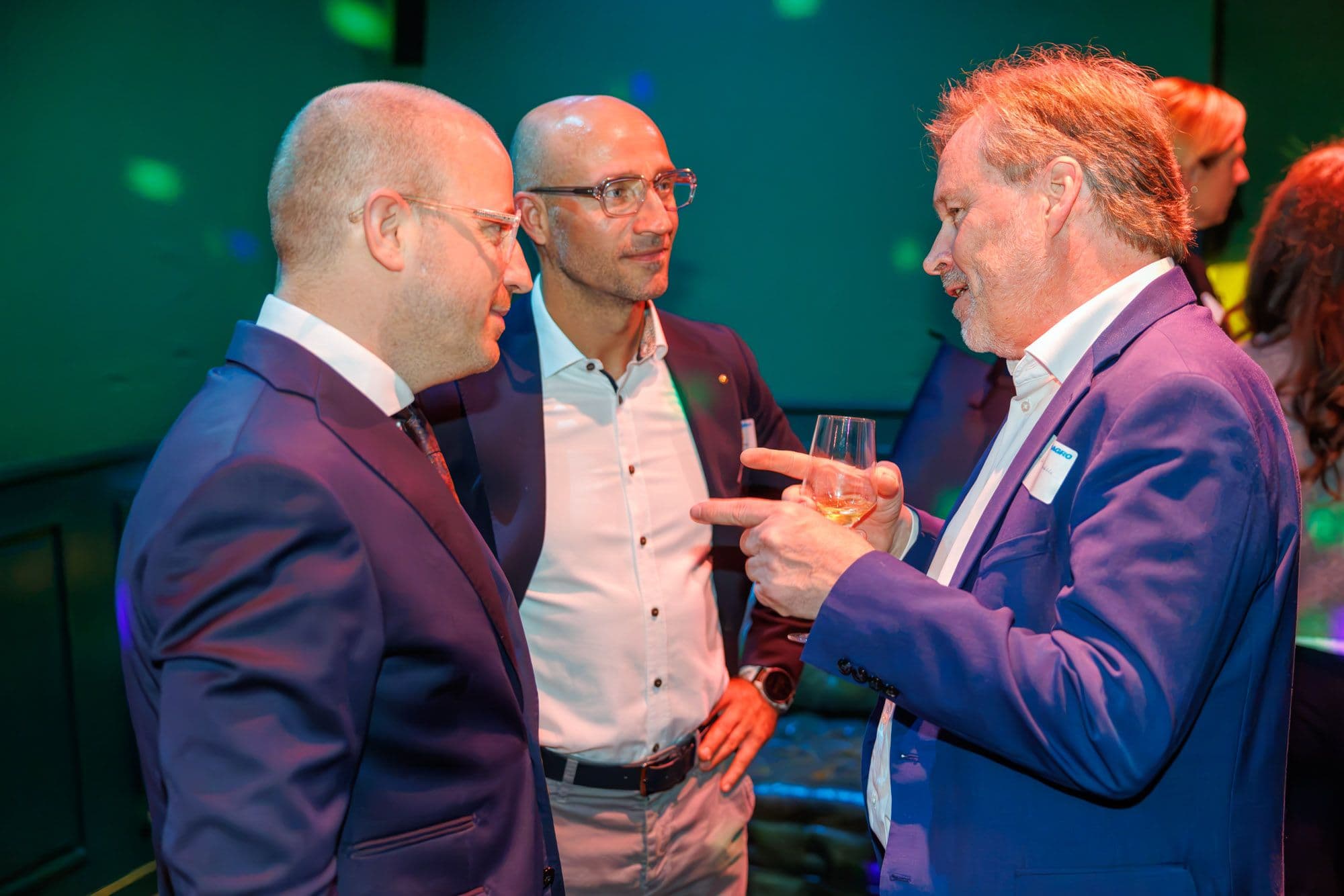 Jochen Meyer-Dönselmann (PHAGRO), Björn Besse (Krieger) mit Stefan Holdermann (Kehr Holdermann) (v.l.n.r.)